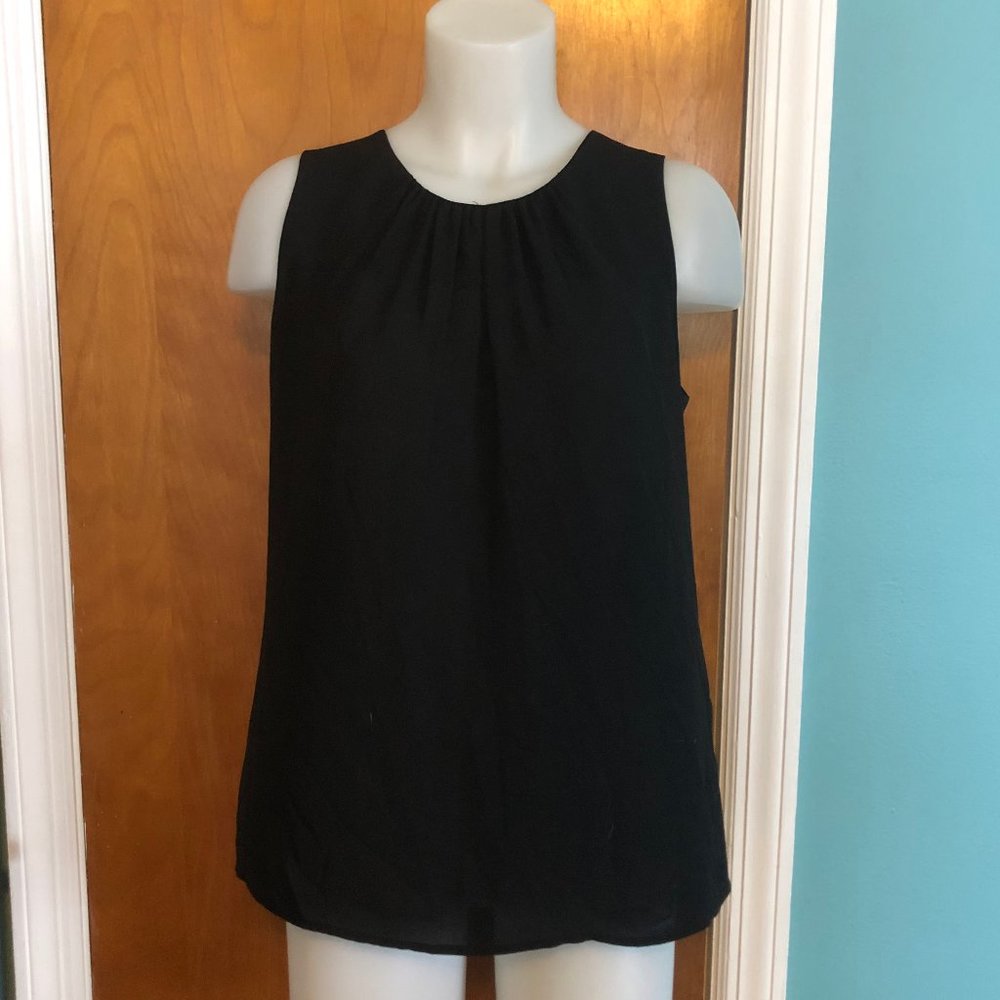 ROSE AND OLIVE RED WORK/DRESSY TANK size MEDIUM